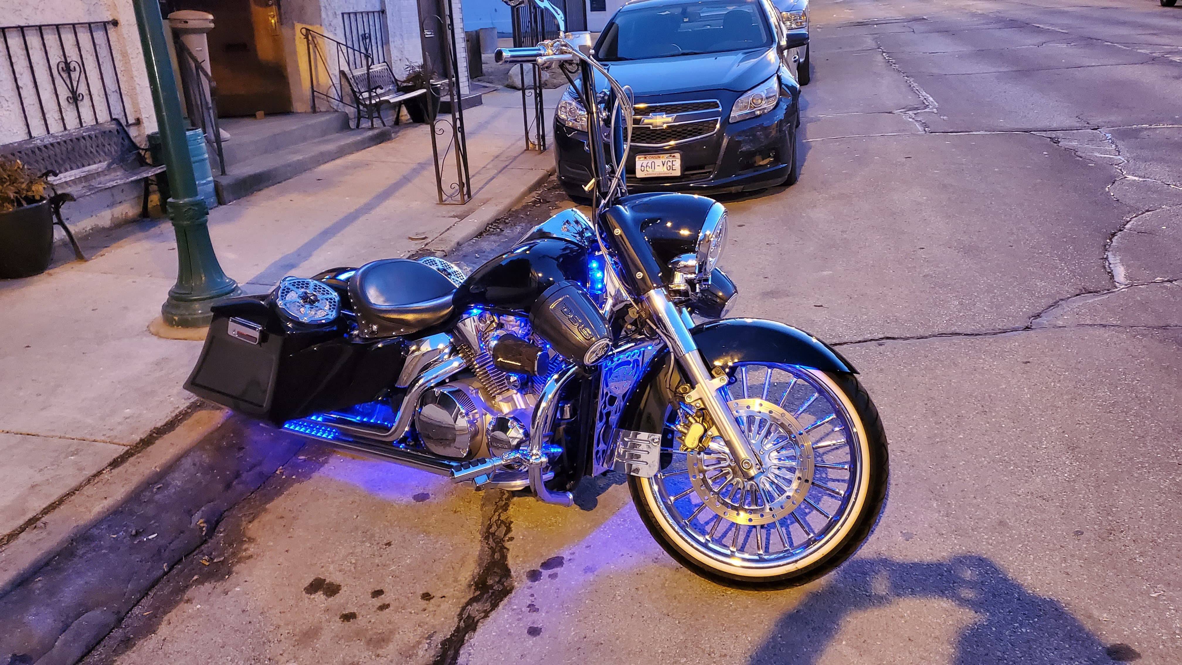 Honda VTX 1300 Nacelle with Mounting Hardware